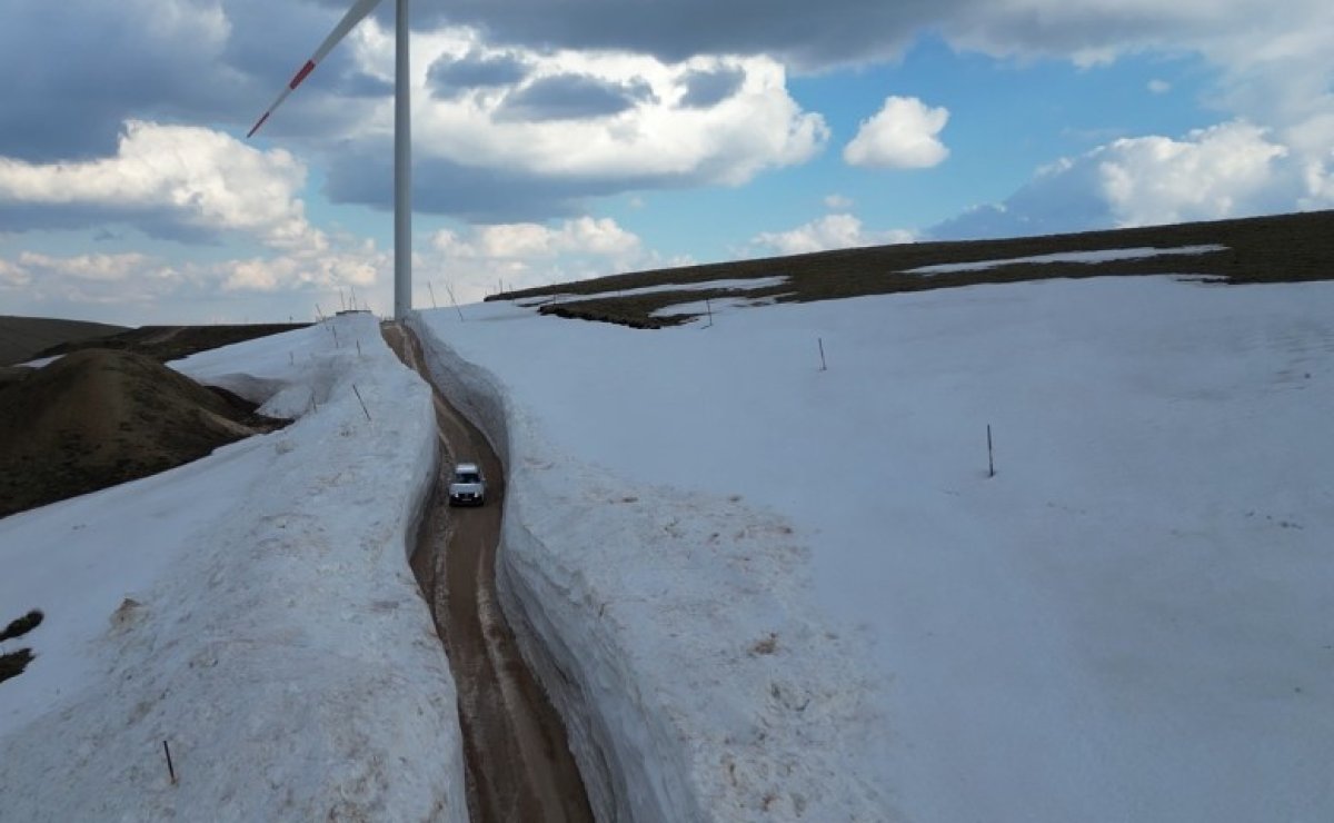 Tokat’ta Kış Duvarı! 6 Metrelik Kar Tünelleri Nefes Kesti