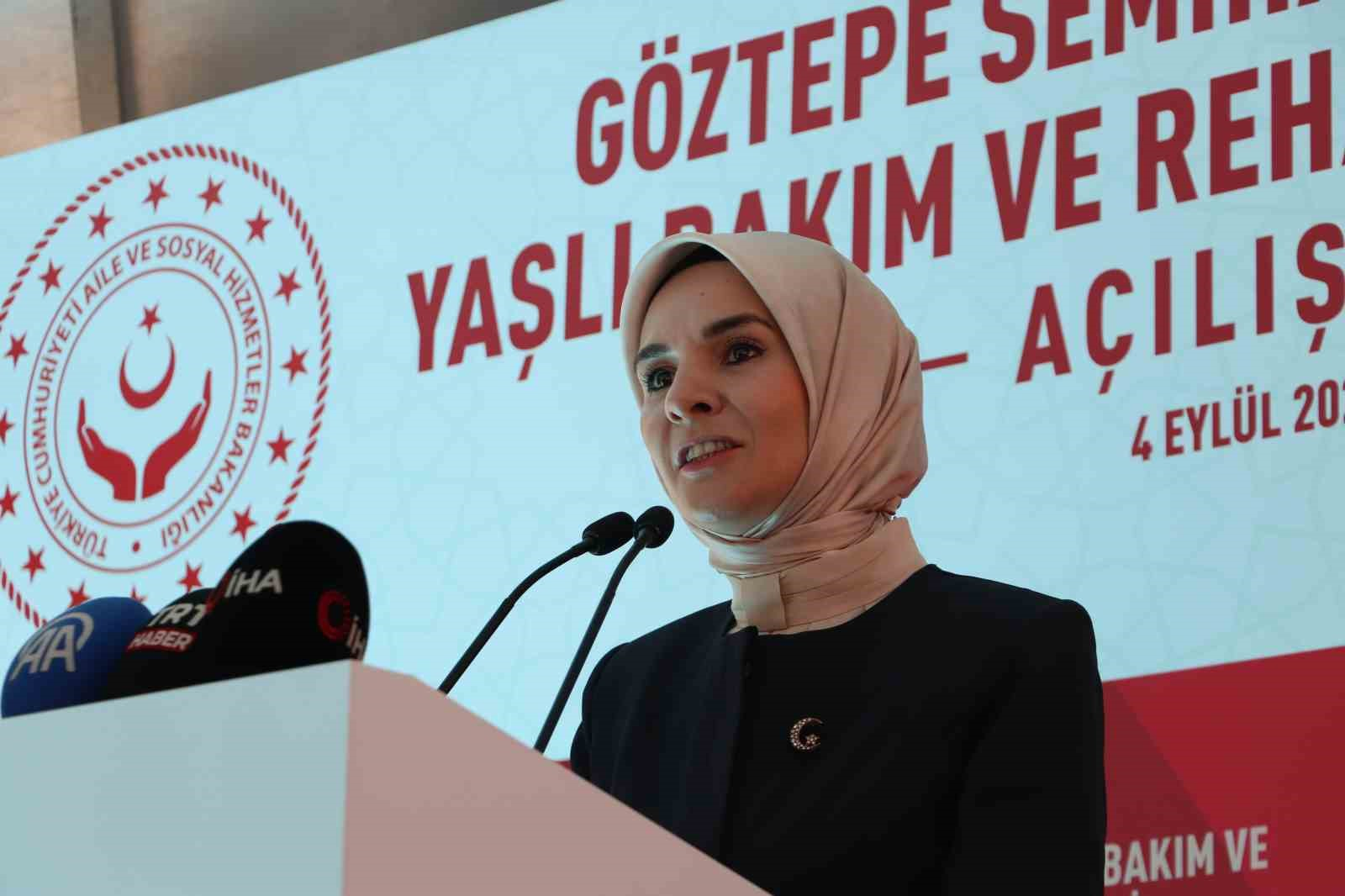 Bakan Göktaş: "Yaşlılarımıza yönelik hizmetlerimizi aktif bir hayat anlayışıyla şekillendiriyoruz"